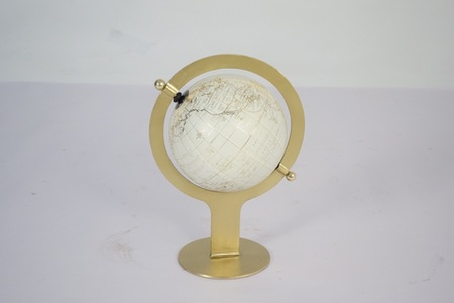 GLOBE BLANC S/PIED A.GOLD 'WORLD' D27x38h