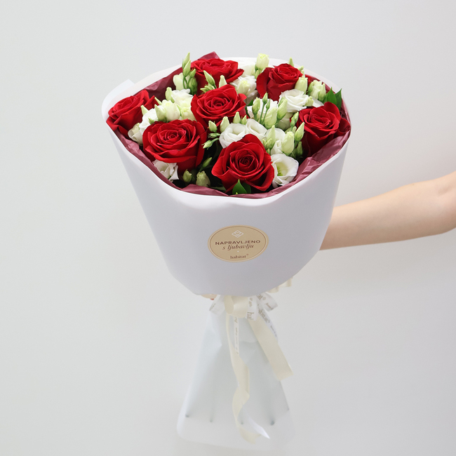 7 roses, and 4 eustomas
