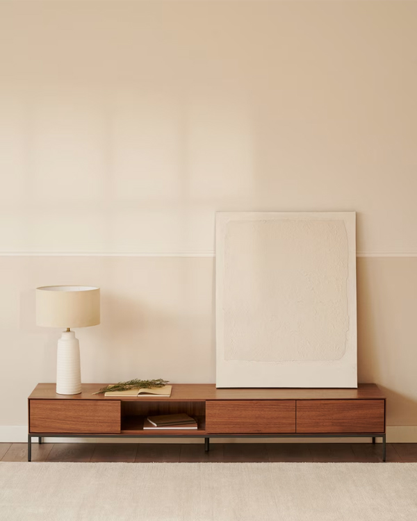 VEDRANA TV komoda, orahov furnir i čelik, 195 x 35 cm