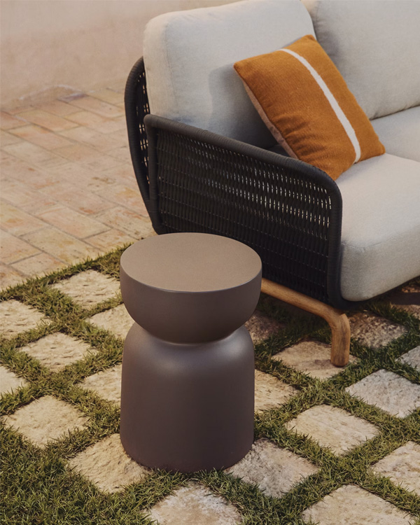 GARBET pomoćni sto, cement, Ø 32cm, braon