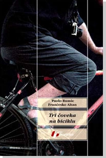 TRI ČOVEKA NA BICIKLU