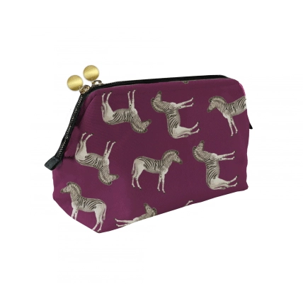 YEWO3523 YE WILD NESESER