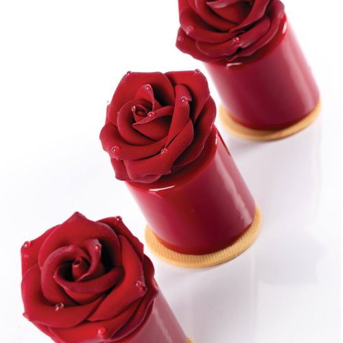 DOBLA CHOCOLATE SIGNATURE ROSE 80 X 45mm (11 kom / pak 704g ) - Čokoladna dekoracija , crvena ruža -original , veća