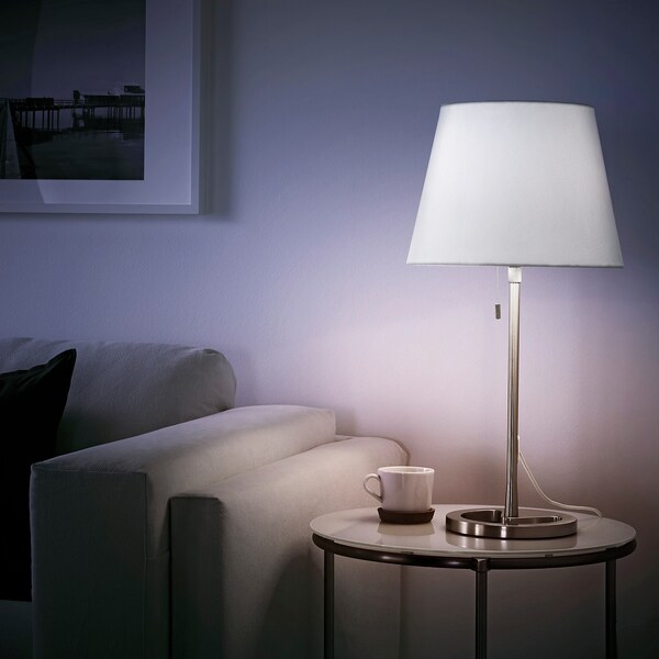 Stona lampa, niklovano bijela