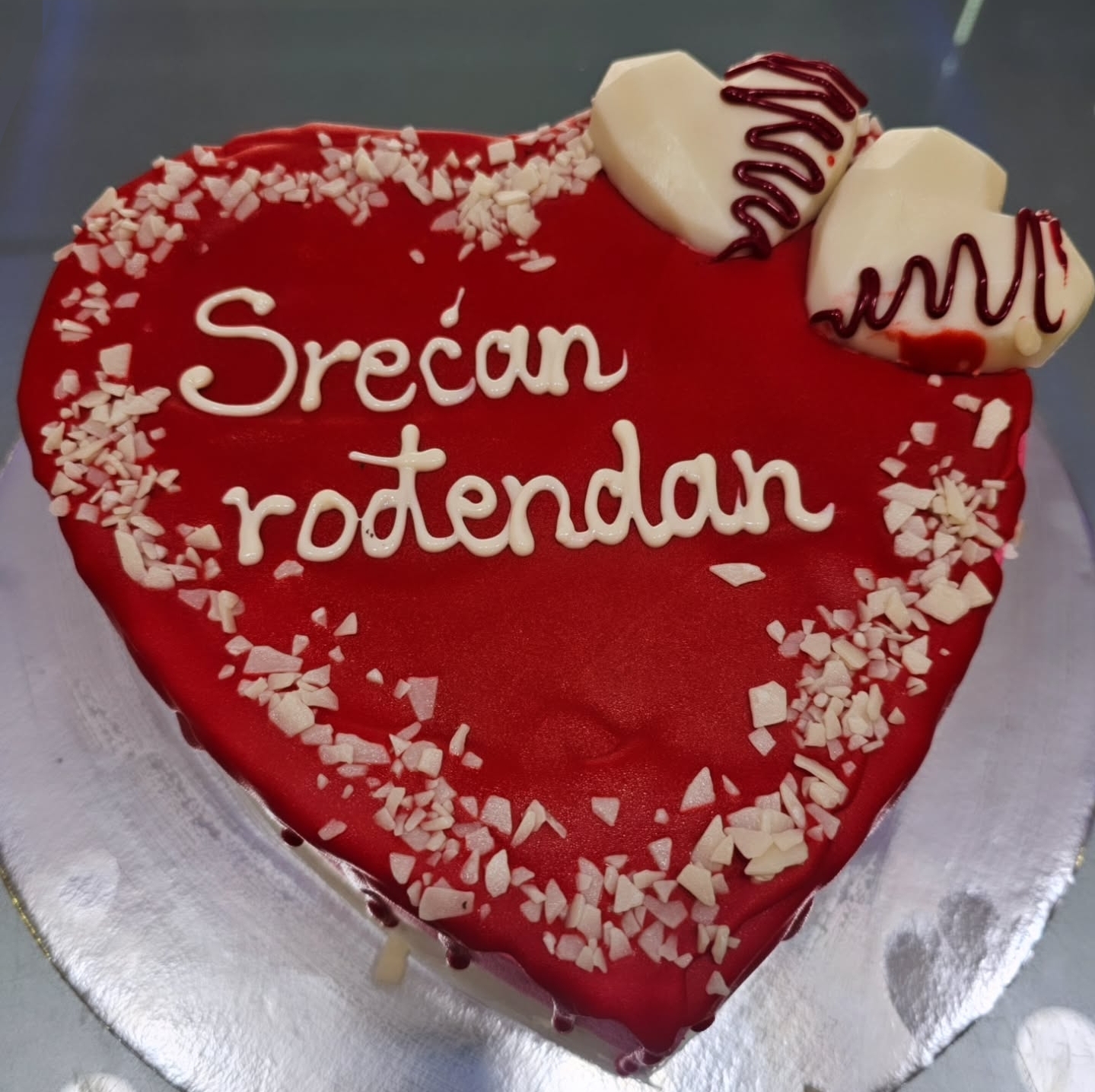 CRVENO SRCE SA NATPISOM (15)