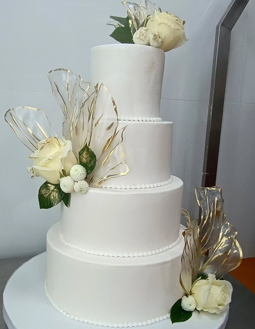 KLASIČNA BIJELA I RUŽE