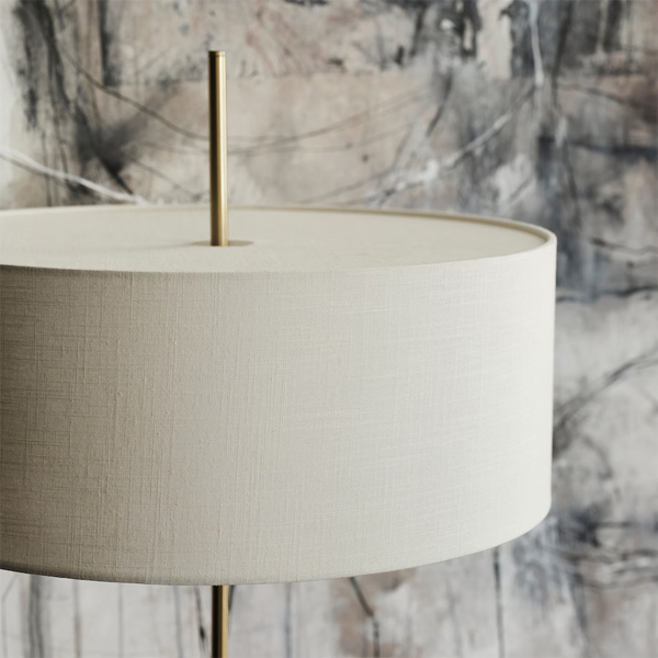 STOCKHOLM 2025 Podna lampa, bijela tekstil/mesingano, 159 cm