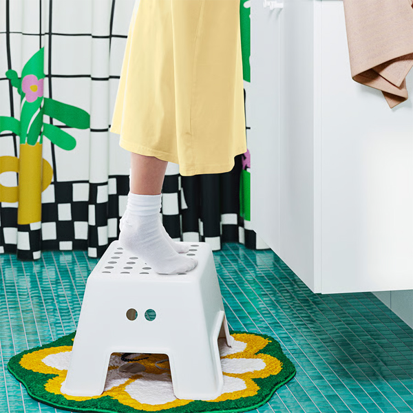 BOLMEN Stolica stepenik, bijela