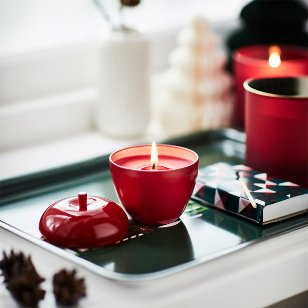 VINTERFINT 24h Mirisna svijeća u konzervi, jabuka i cimet, crvena