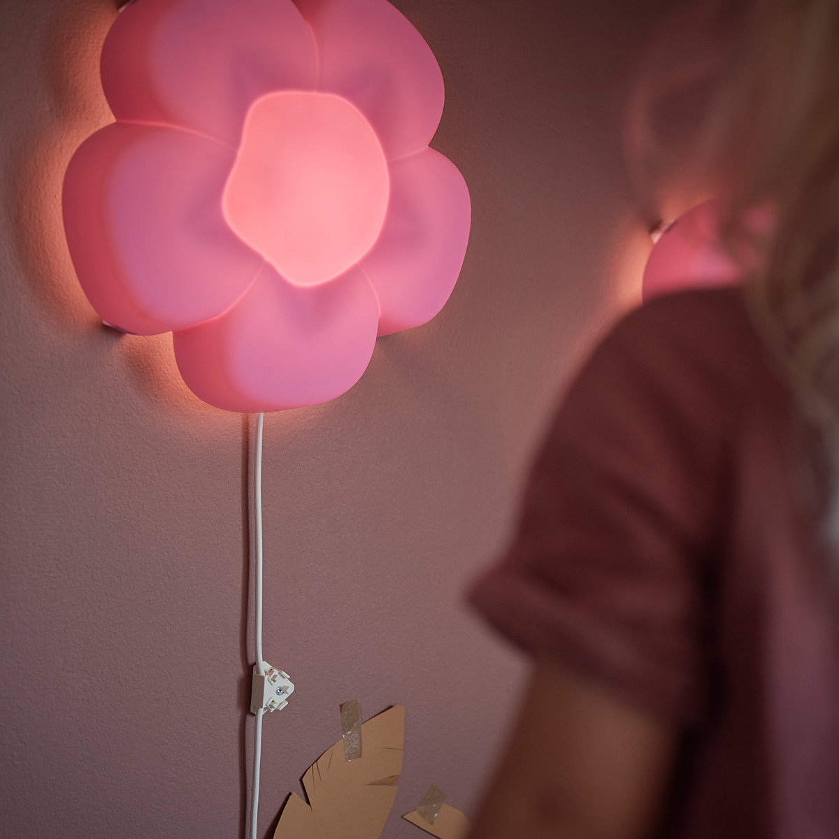 UPPLYST LED djecja zidna lampa cvijet, lila