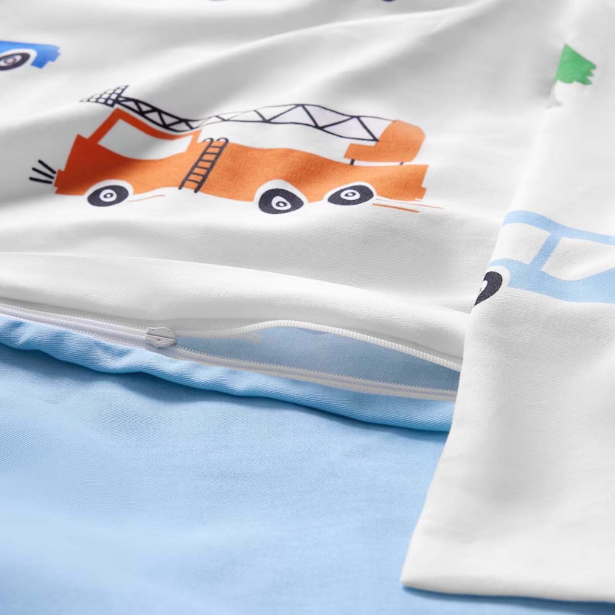 BERGFINK 150x200/50x60cm set posteljine s vrecom, raznobojno sara vozila/puteva