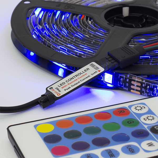 Led traka sa daljinskim White Shark Helios-5 RGB