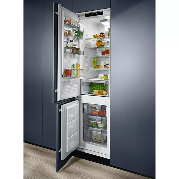 Ugradni kombinovani hladnjak Electrolux ENS8TE19S (No Frost)