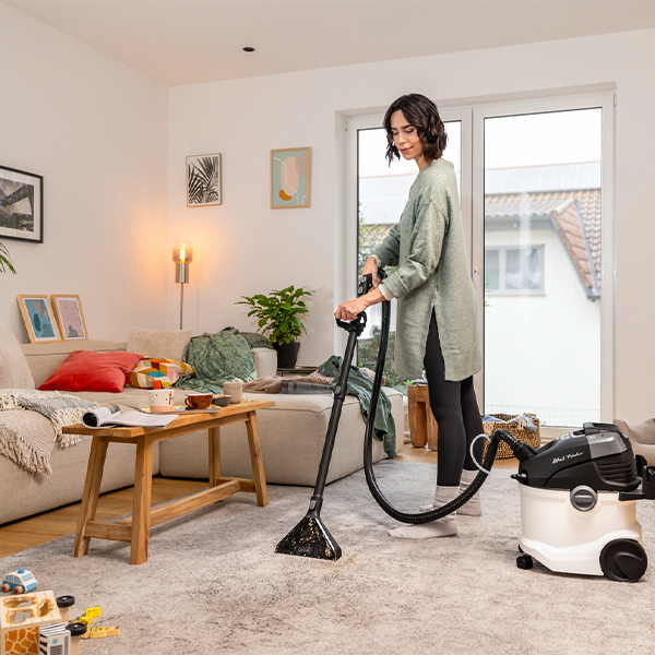 Usisivač za dubinsko čišćenje Karcher SE 6 Signature Line (1.081-190.0) sa ekstrakcionim raspršivačem/
