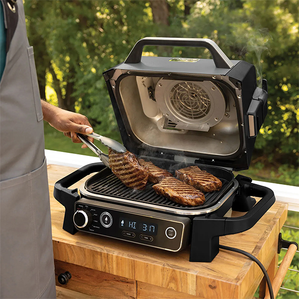 Električni roštilj Ninja OG701EU Woodfire Electric Outdoor Grill&Smoker 2400W/