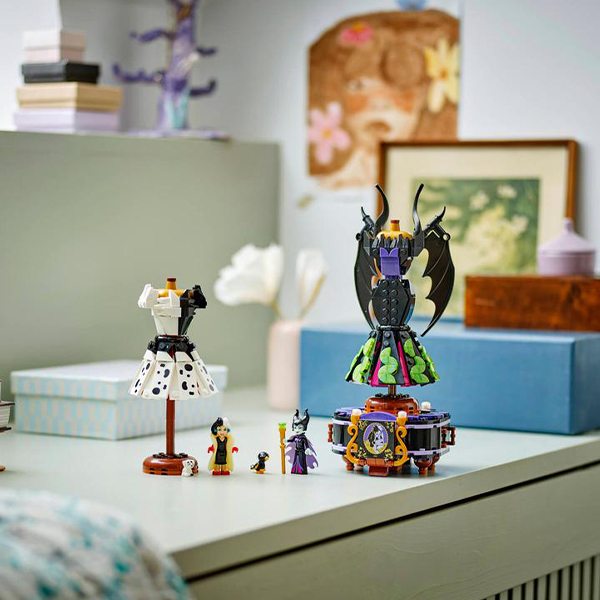 LEGO Disney Maleficent's and Cruella De Vil's Dresses (43262)