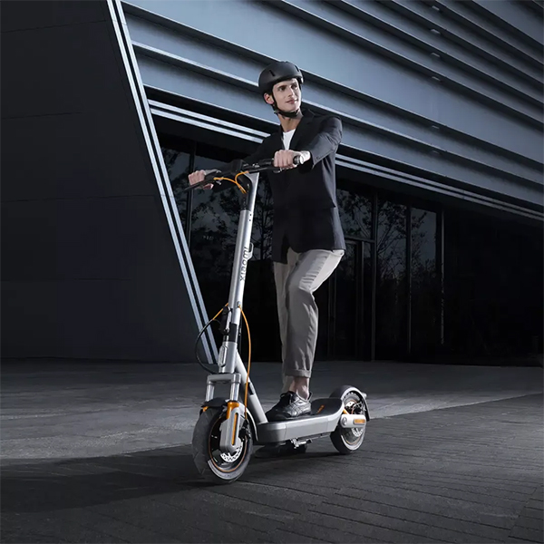 Električni trotinet Xiaomi Electric Scooter 6 Max